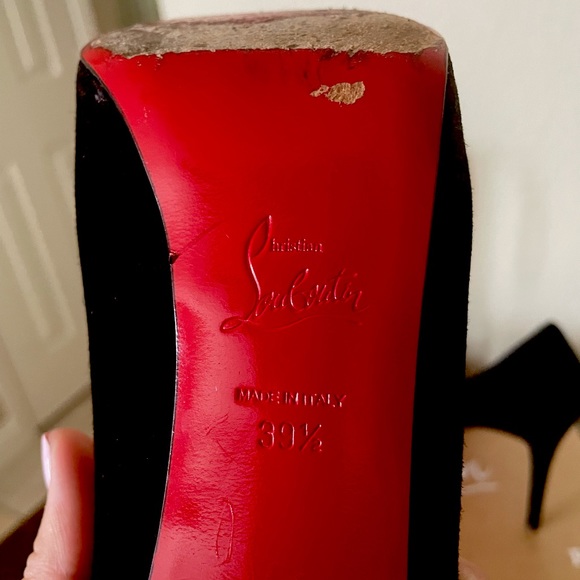 Classic black Louboutin Heels (Size 39 1/2) - Picture 7 of 8